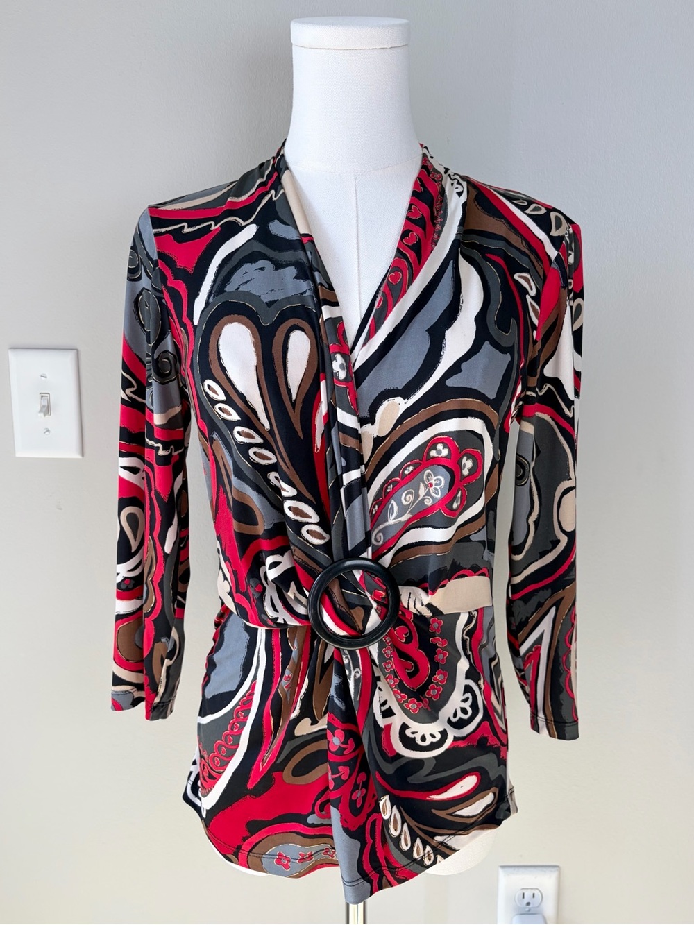 Erin London Y2K 2000s Abstract Paisley Print Cropped Sleeve Ring Blouse Top